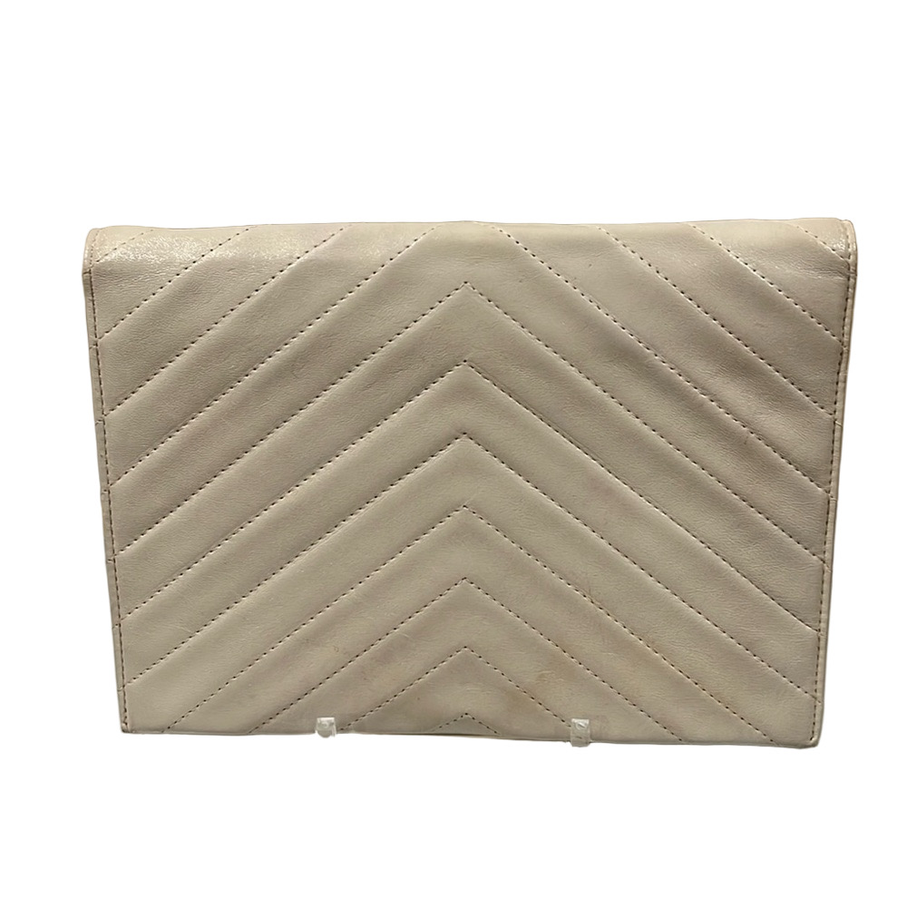 Yves Saint Laurent  YSL White Quilted Clutch EUC - Picture 3 of 15